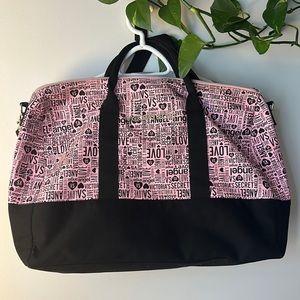 ✨FREE with purchase ✨Victorias Secret Duffle Bag